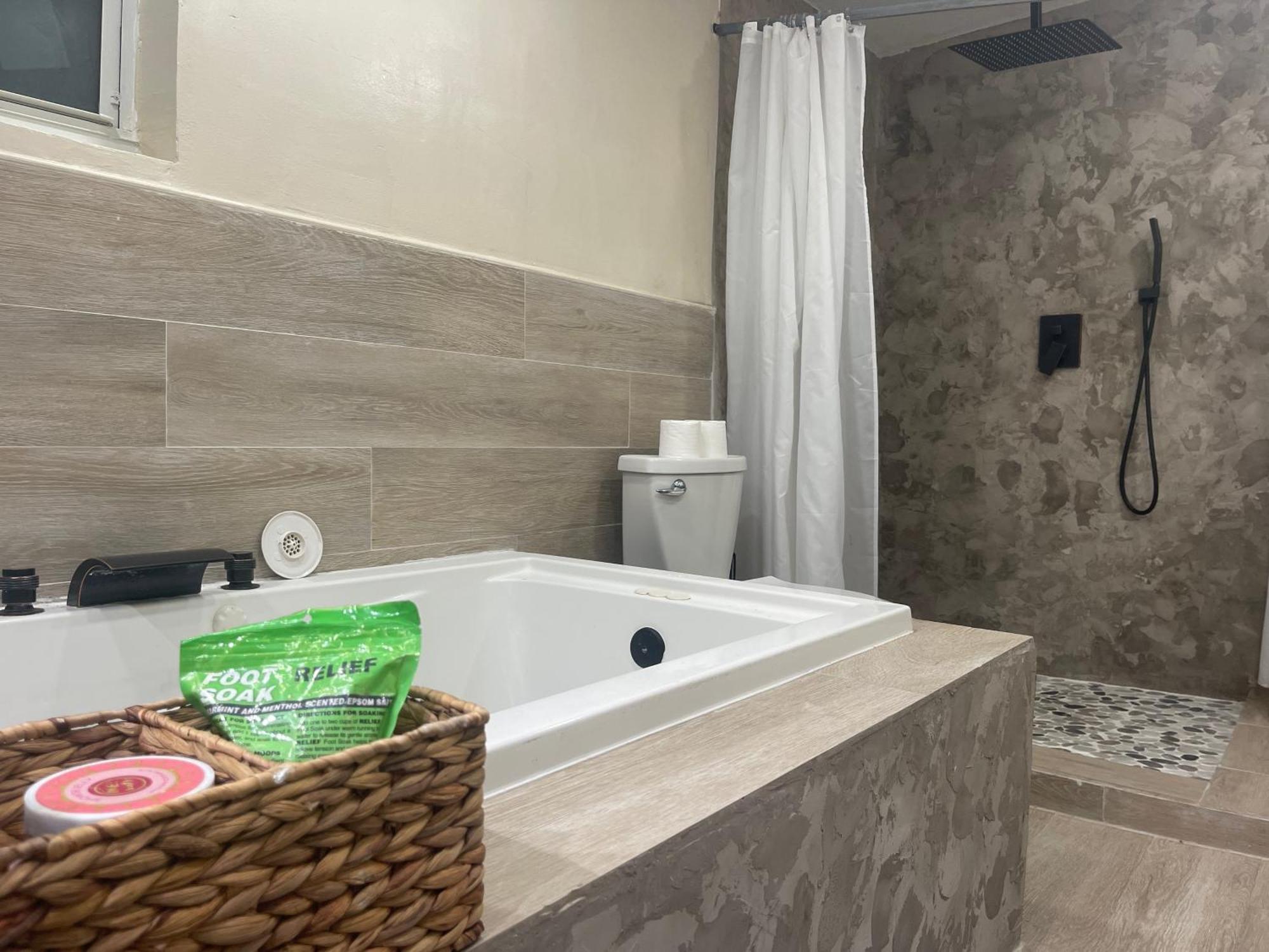 Akeyi Miami305 Private Bedrooms Εξωτερικό φωτογραφία